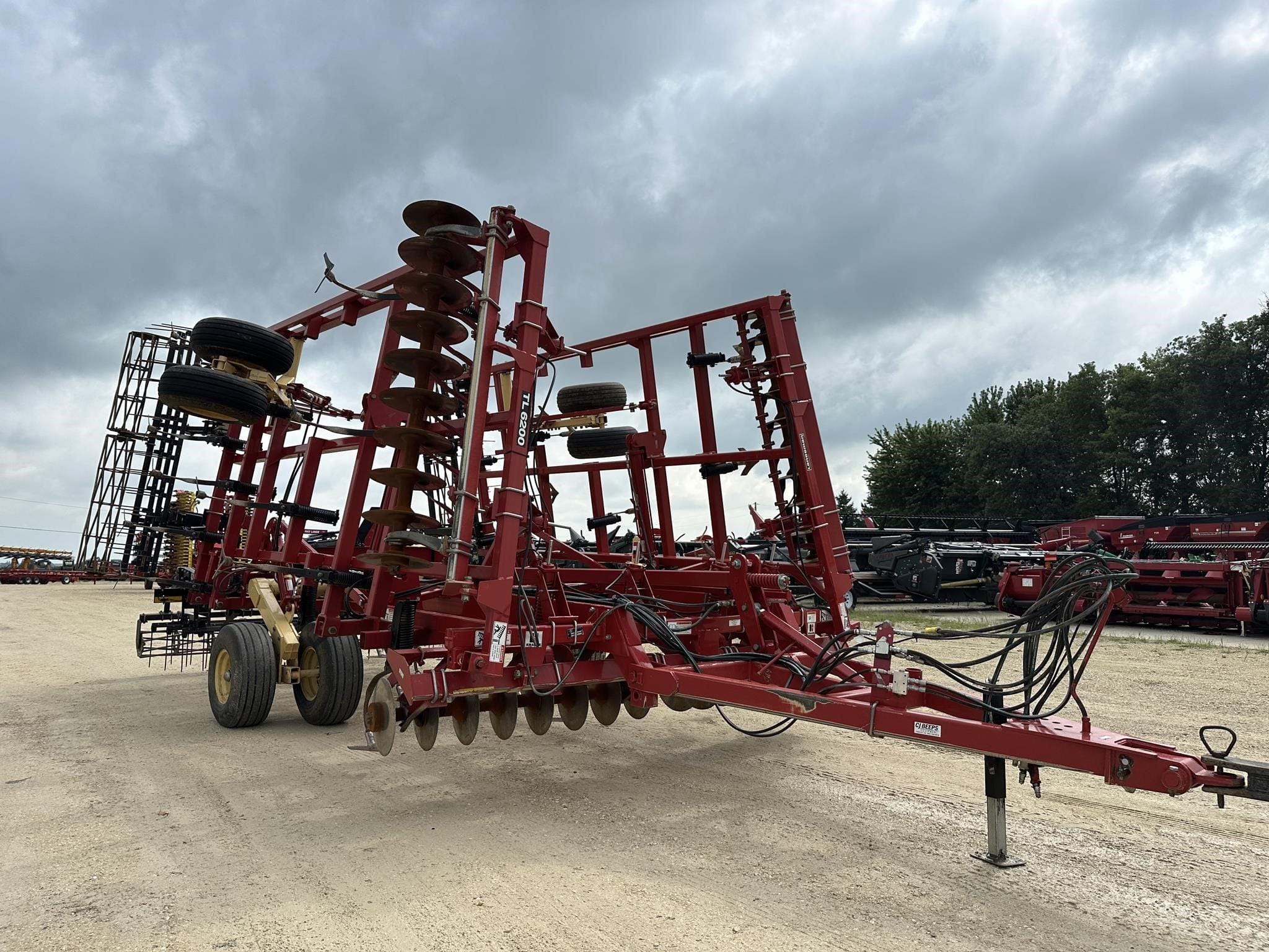 2011 Krause TL6200-27 Equipment Image0