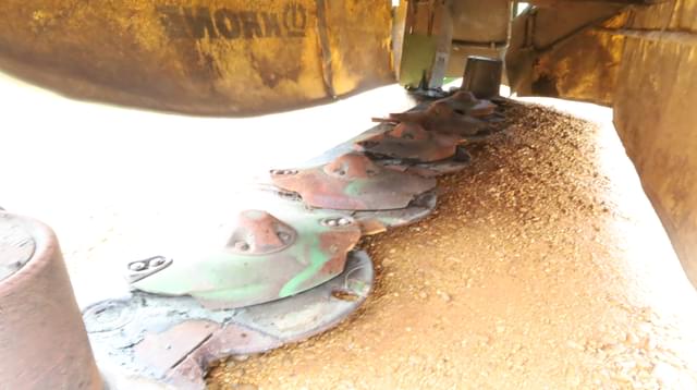 Image of Krone EasyCut R320 equipment image 4