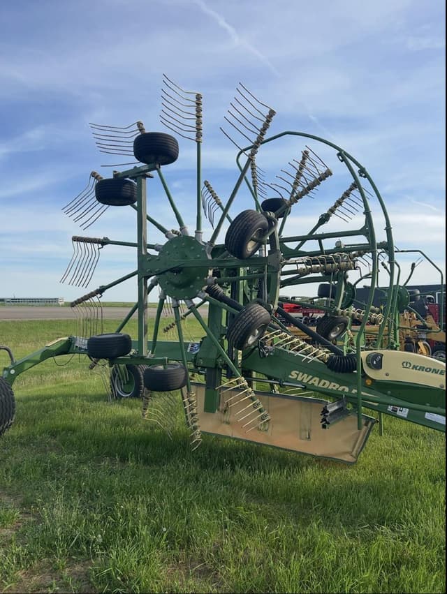 Image of Krone Swadro TC880 equipment image 2