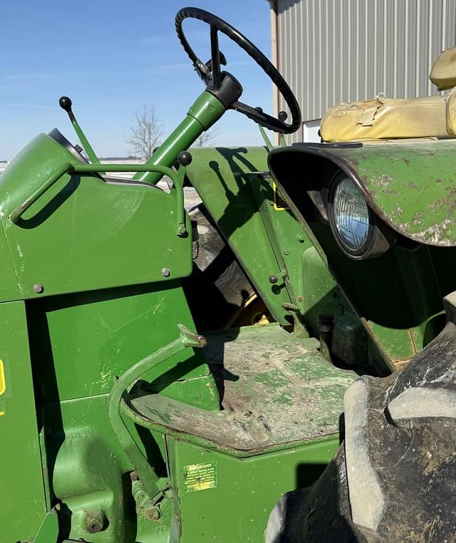 Image of John Deere 4020 equipment image 4