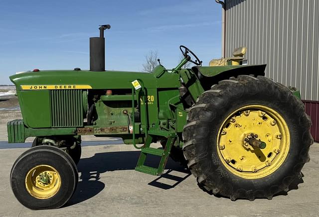 Image of John Deere 4020 equipment image 2