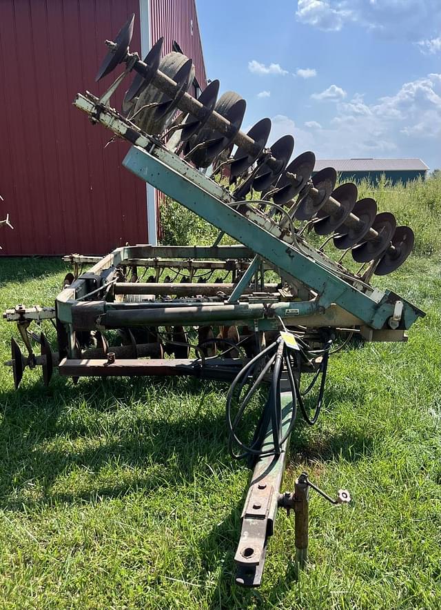 Image of John Deere 220 equipment image 1