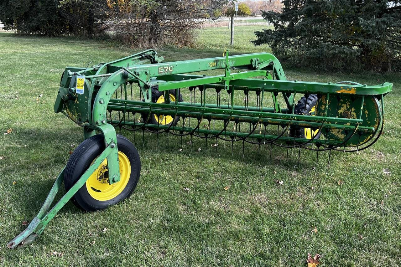 Main image John Deere 670