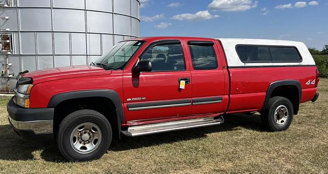 Image of Chevrolet 2500 equipment image 1