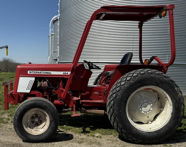 Image of International Harvester 464 equipment image 1