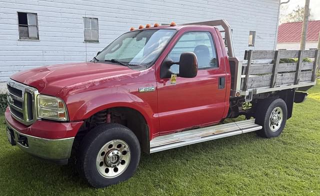 Image of Ford F-250 equipment image 2