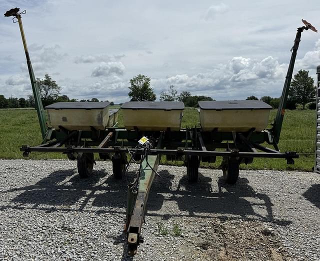 Image of John Deere 7000 equipment image 1