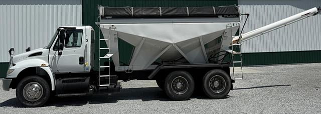 Image of International 4400 equipment image 3
