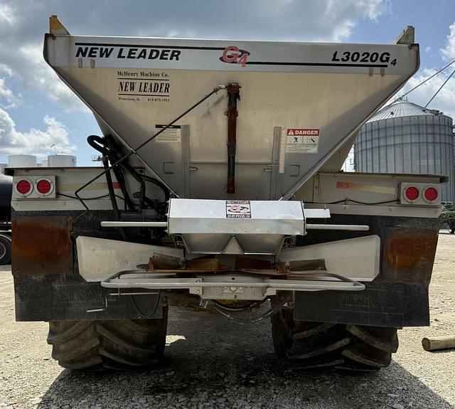 Image of Ag-Chem Terra-Gator 8103 equipment image 4