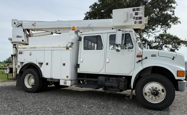 Image of International 4700 equipment image 4