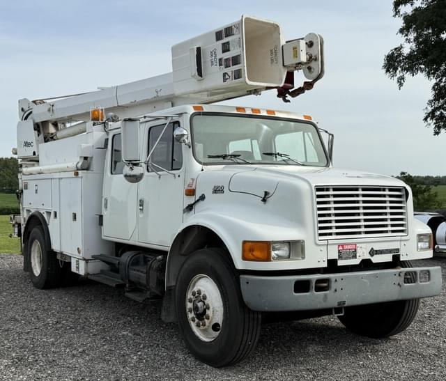 Image of International 4700 equipment image 2