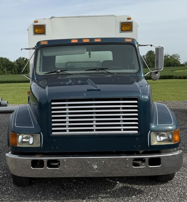 Image of International 4700 equipment image 3