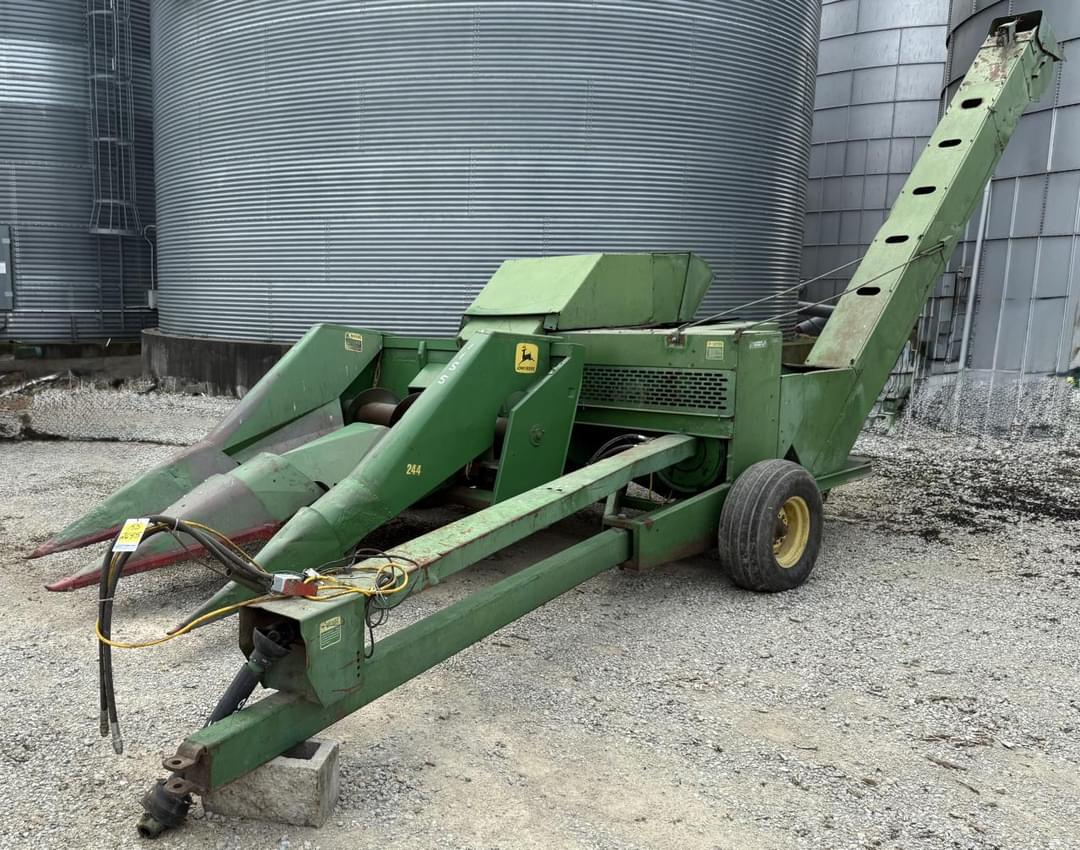 Image of John Deere 300 Primary image