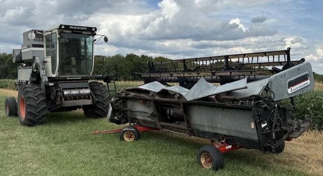 Image of Gleaner F3 equipment image 1