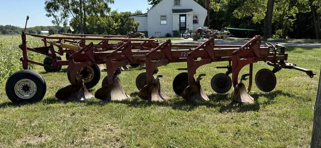 Image of International Harvester 720 equipment image 4