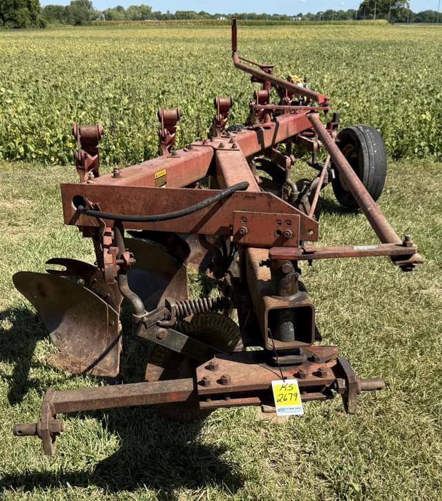 Image of International Harvester 720 equipment image 2