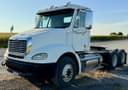 2009 Freightliner Columbia Image