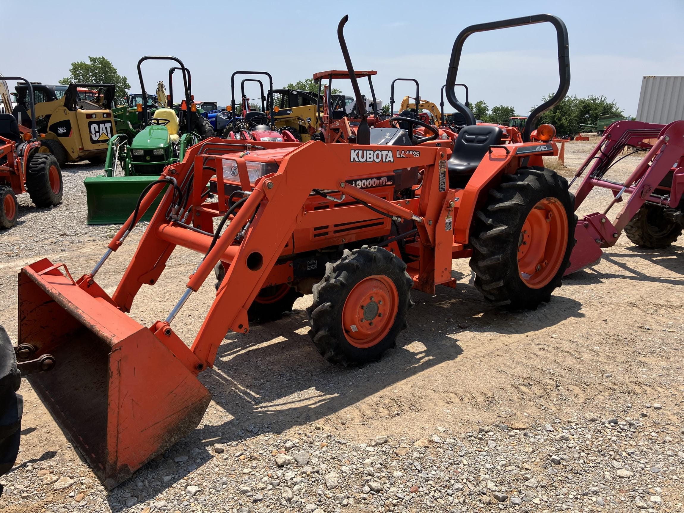Main image Kubota L3000