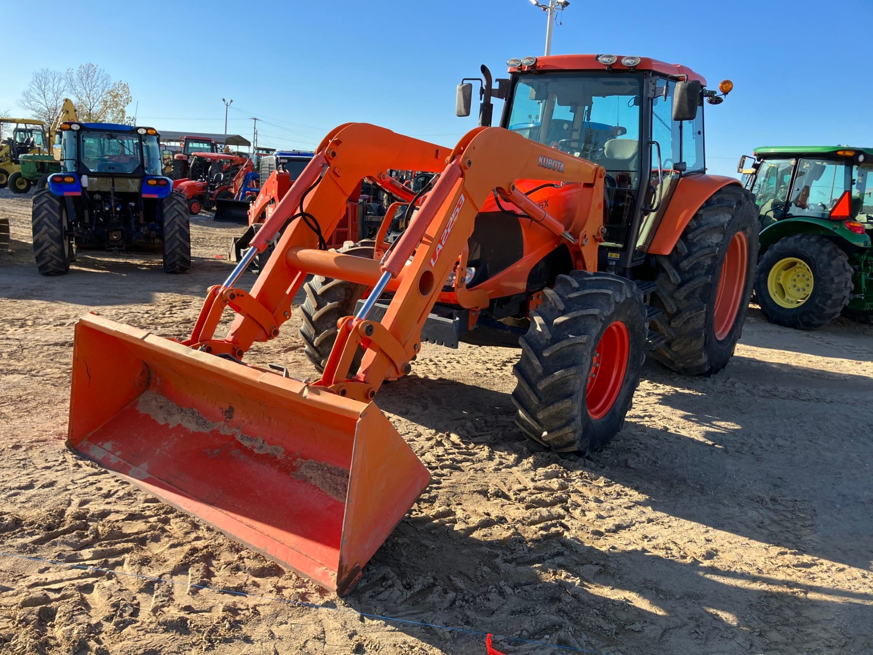 Main image Kubota M126X