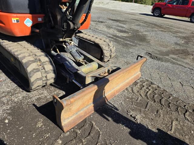 Image of Kubota KX040-4 equipment image 4