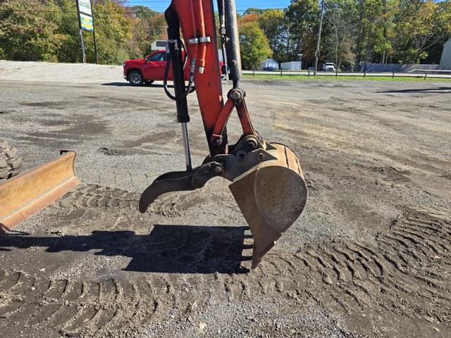 Image of Kubota KX040-4 equipment image 3