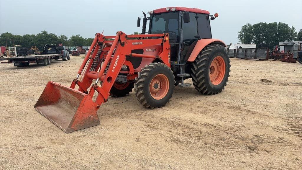 Main image Kubota M108X