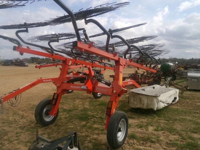 Image of Kubota RA212CR equipment image 3