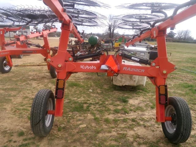 Image of Kubota RA212CR equipment image 4