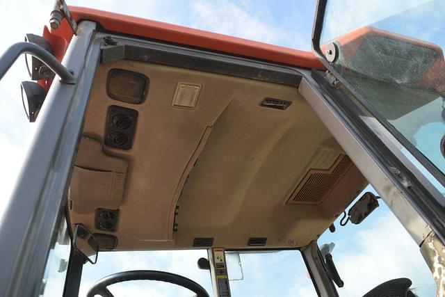 Image of Kubota M120 equipment image 4