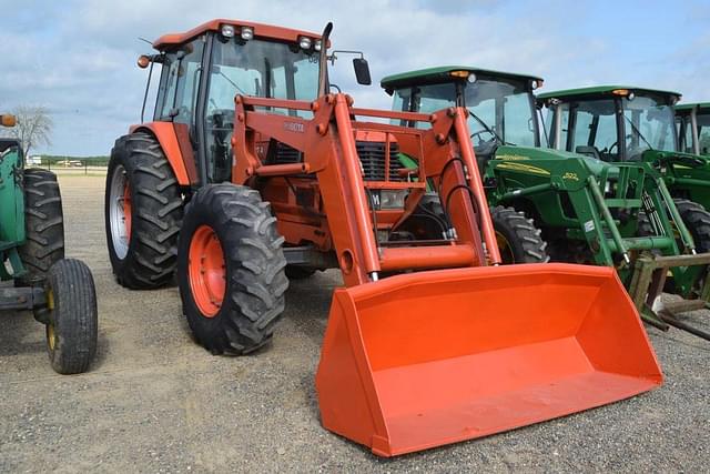 Image of Kubota M120 equipment image 3