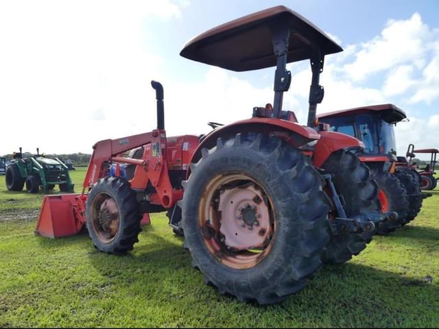 Image of Kubota M7060 equipment image 3