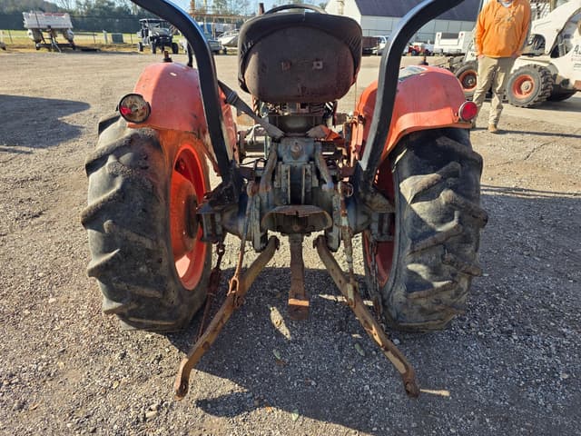 Image of Kubota L2350 equipment image 4