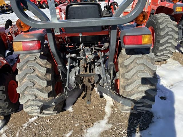 Image of Kubota L2501DT equipment image 4
