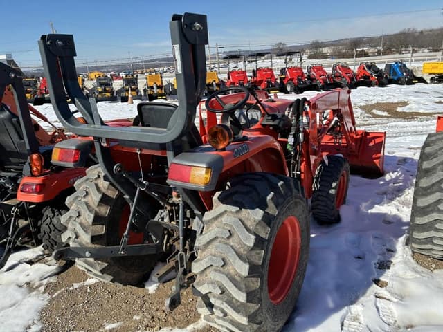 Image of Kubota L2501DT equipment image 2