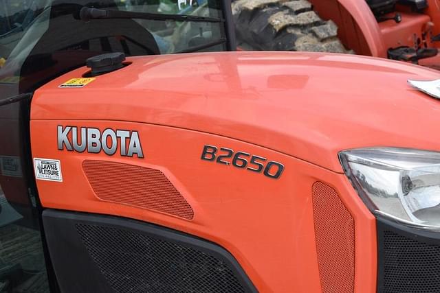 Image of Kubota B2650 equipment image 3