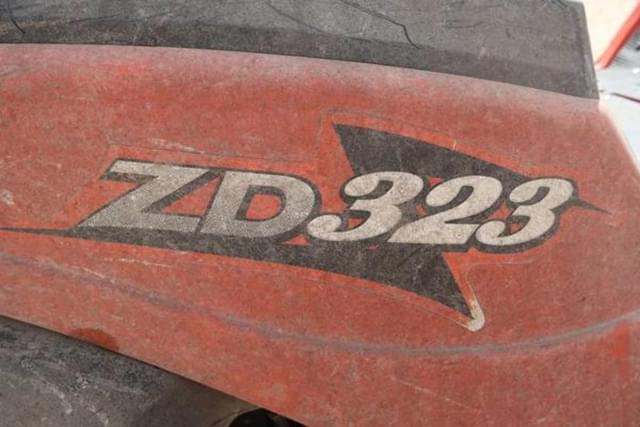 Image of Kubota ZD323 equipment image 4