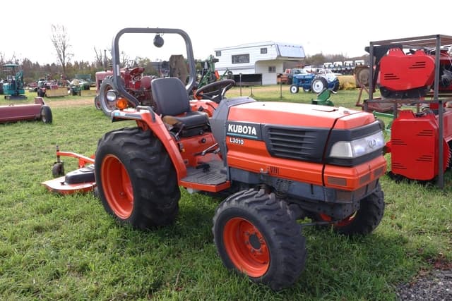 Image of Kubota L3010 equipment image 1