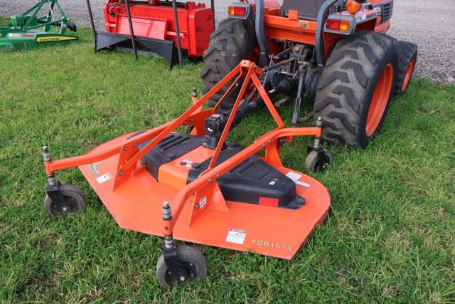 Image of Kubota L3010 equipment image 2