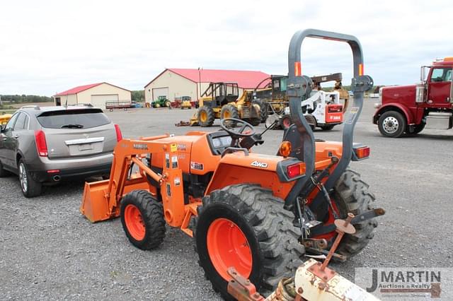 Image of Kubota L3400 equipment image 2