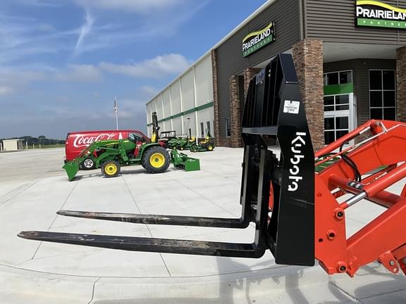 Image of Kubota Pallet Forks equipment image 1