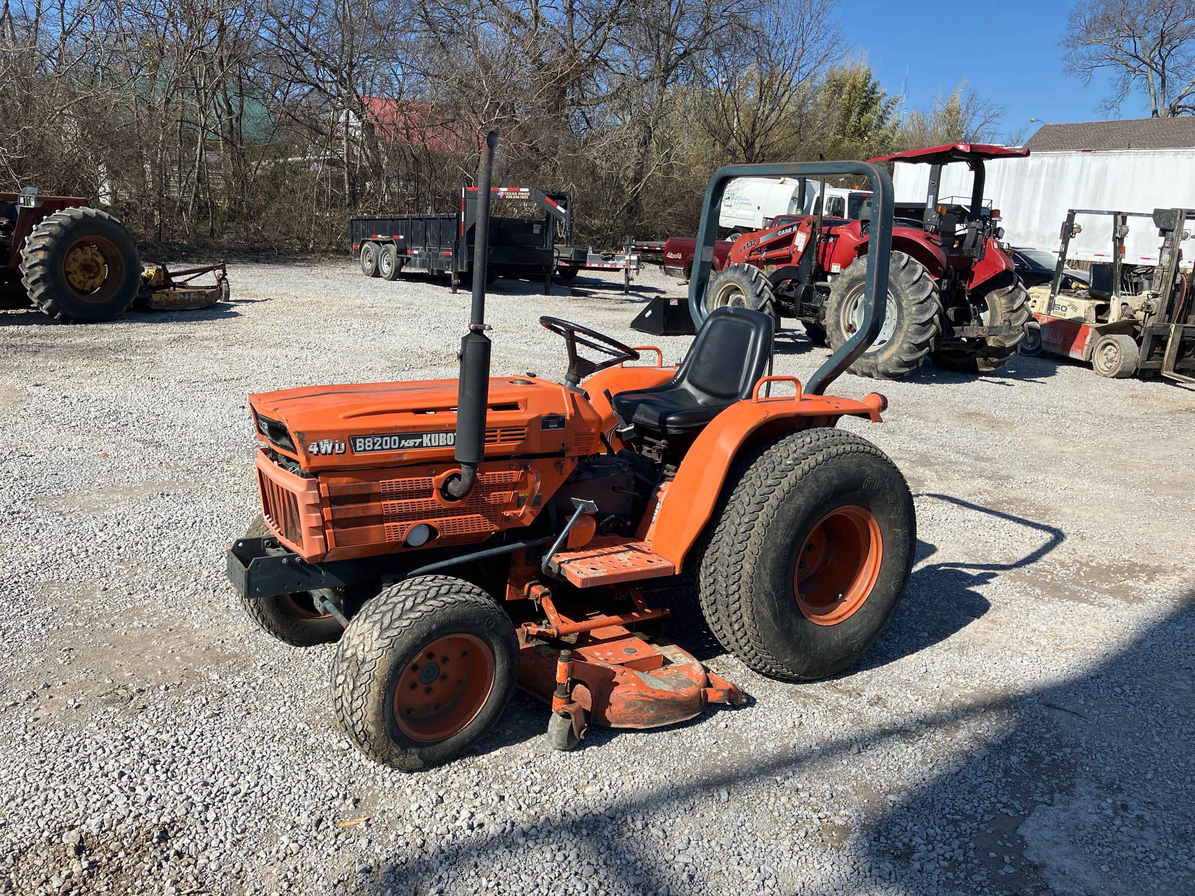 Main image Kubota B8200