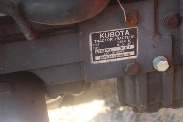 Image of Kubota L3830 equipment image 2