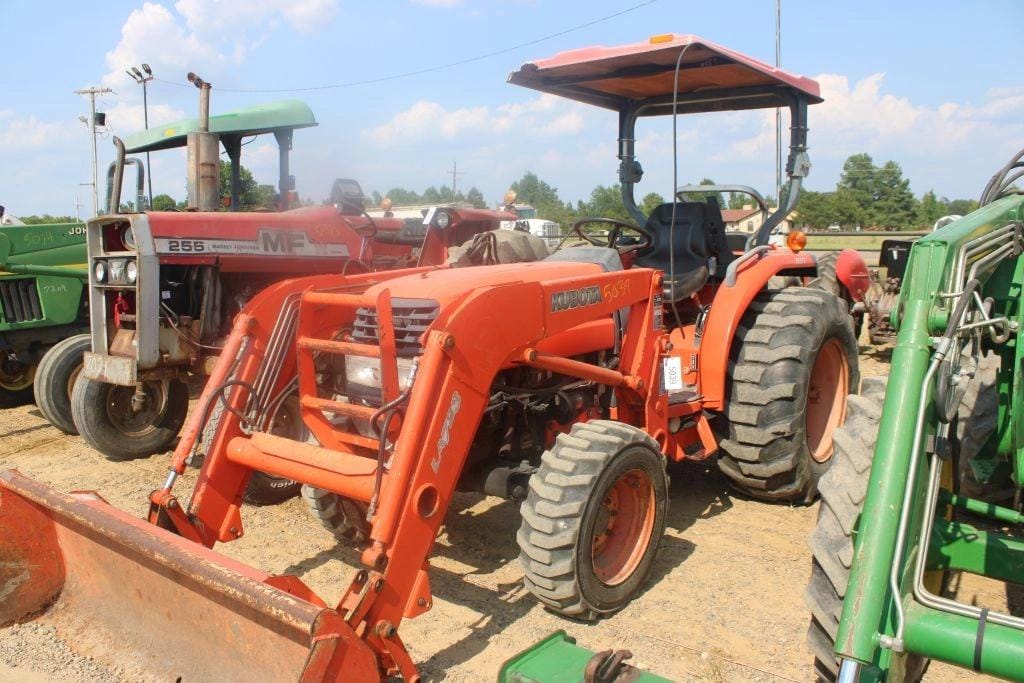 Kubota L3830 Equipment Image0