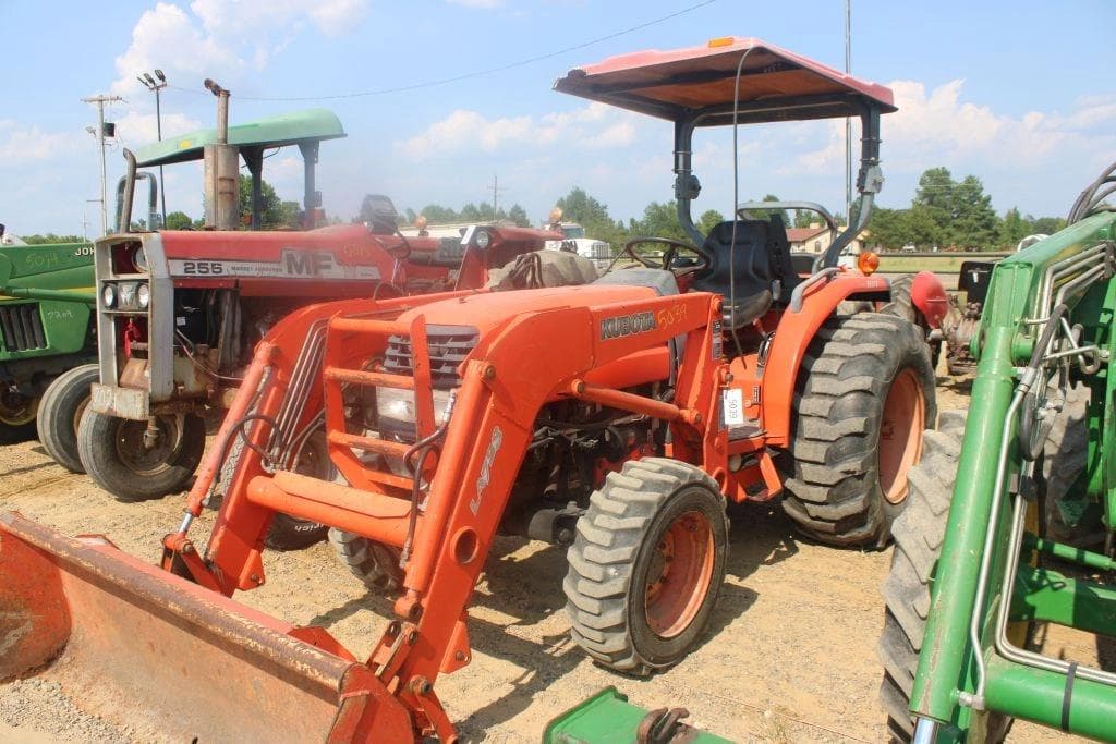 Image of Kubota L3830 Primary image