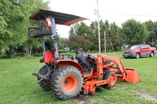 Image of Kubota B3030 equipment image 3