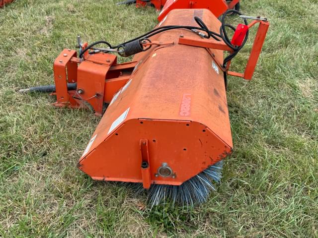 Image of Kubota L2062C equipment image 2