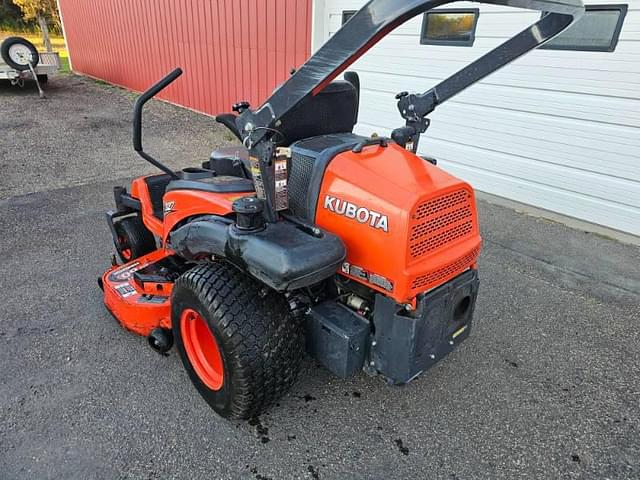 Image of Kubota ZG327 equipment image 2