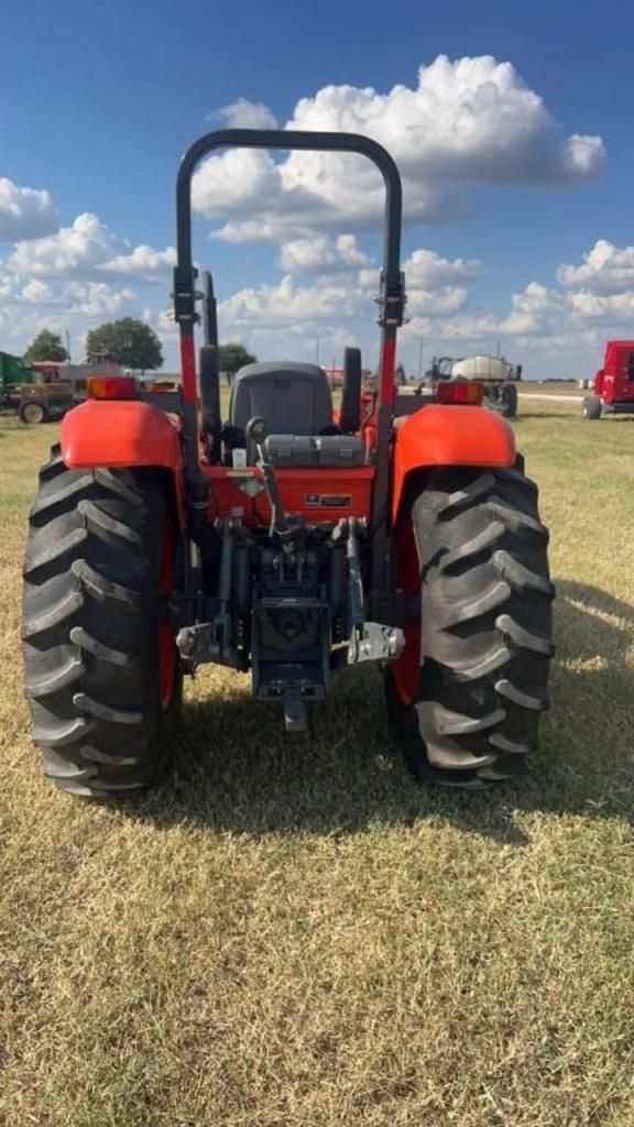 Image of Kubota M7040 equipment image 2