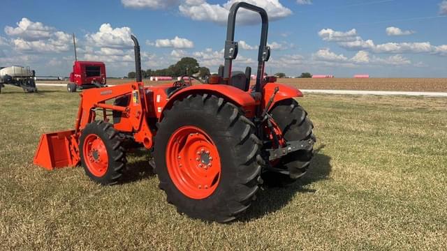 Image of Kubota M7040 equipment image 1