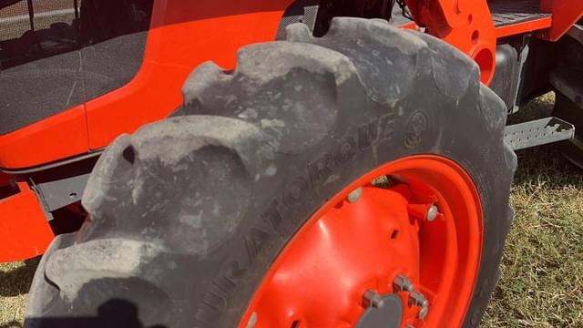 Image of Kubota M7040 equipment image 4